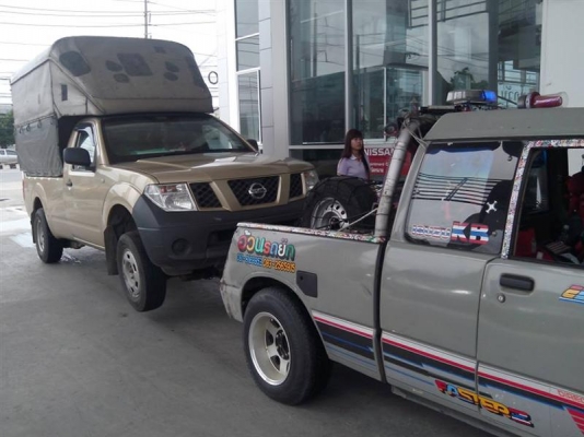 bอ้วนรถยกอยู่บางนาตราดบริการ24ชมดึงรถตกข้างทางคูน้ำ รถยก รถลาก รถสไลท์เราช่วยท่านได้b