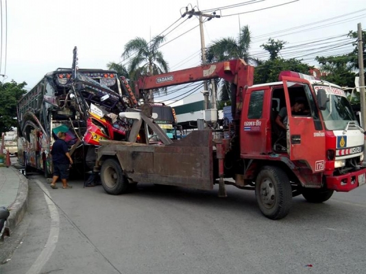 bอ้วนรถยกอยู่บางนาตราดบริการ24ชมดึงรถตกข้างทางคูน้ำ รถยก รถลาก รถสไลท์เราช่วยท่านได้b bอ้วนรถยกอยู่บางนาตราดบริการ24ชมดึงรถตกข้างทางคูน้ำ รถยก รถลาก รถสไลท์เราช่วยท่านได้b