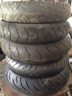 เสื้อขับรถ2800 ยางเปอร์เซนต์ เส้นละ500 และ 120/70/17  180/70/17 คู่ 2000