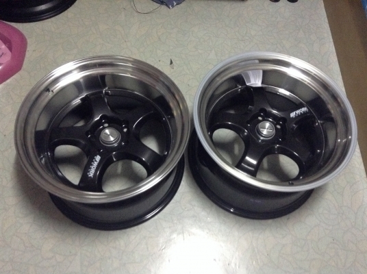 แม็ก work มือ1ขอบ 18 นิ้วกว้าง10.5 นิ้วออฟลึกมาก มีคู่เดียวลดราคาด่วน