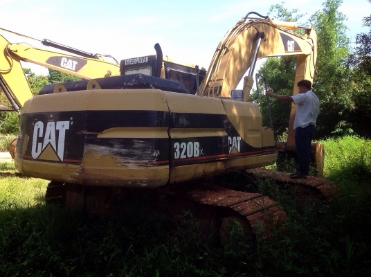 ขายแบคโฮ  CAT 320 V2  เจ้าของต้องการขายด่วน