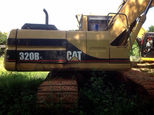 ขายแบคโฮ  CAT 320 V2  เจ้าของต้องการขายด่วน