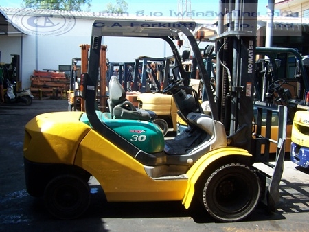 ขาย รถโฟล์คลิฟท์ KOMATSU รุ่น FD30T-16