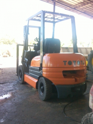 ขายTOYOTA รุ่น6 น้ำหนัก2.5ตัน เครื่อง2Z ขายTOYOTA รุ่น6 น้ำหนัก2.5ตัน เครื่อง2Z
