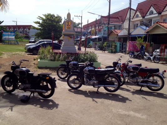 ขายรถคลาสสิกหลายคัน ราคา3xxxx-4xxxx โทรสอบถามได้ ครับ 0811160919 ขายรถคลาสสิกหลายคัน ราคา3xxxx-4xxxx โทรสอบถามได้ ครับ 0811160919