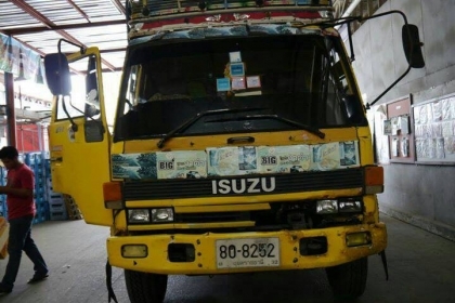 ขาย F17 เครื่อง EH700 168 แรง สิบล้อล่องเพลาเดียว พร้อมใช้ โทร 088-4501277