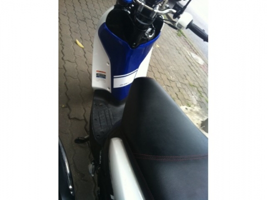 รถ 7 เดือน Yamaha Fino รุ่นSPORT หัวฉีด สีขาวน้ำเงินดำ รถปี 2014 สภาพใหม่มาก วิ่งน้อย1,400โลเท่านั้น