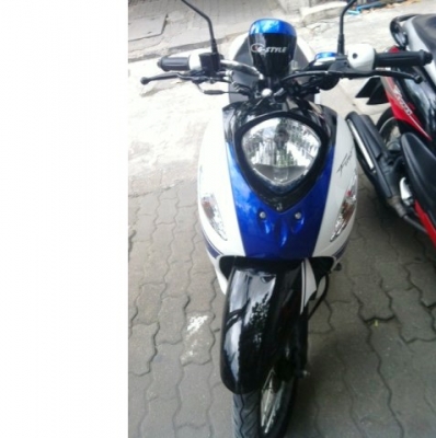 รถ 7 เดือน Yamaha Fino รุ่นSPORT หัวฉีด สีขาวน้ำเงินดำ รถปี 2014 สภาพใหม่มาก วิ่งน้อย1,400โลเท่านั้น