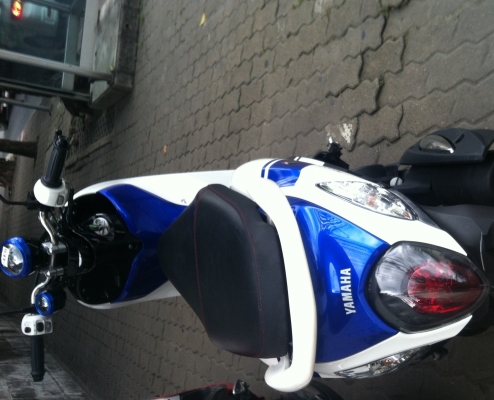 รถ 7 เดือน Yamaha Fino รุ่นSPORT หัวฉีด สีขาวน้ำเงินดำ รถปี 2014 สภาพใหม่มาก วิ่งน้อย1,400โลเท่านั้น