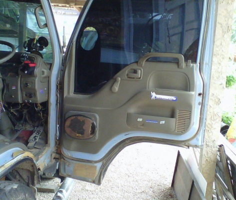 ISUZU NPR 120 แรงม้าฝาขาว