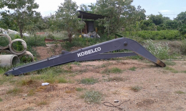 บูมยาว KOBELCO SK045 ใช้กับรถ120ใด้ยาว14เมตร ต่อใหม่พร้อมปุ้งกี๋