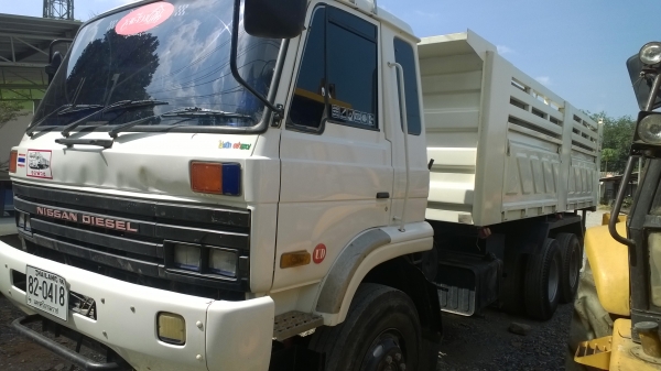 10ล้อดั้ม290แรง.รถสวย...NISSAN UD CWM430M-03773 รถห้างแท้ สวย...เล่มพร้อม