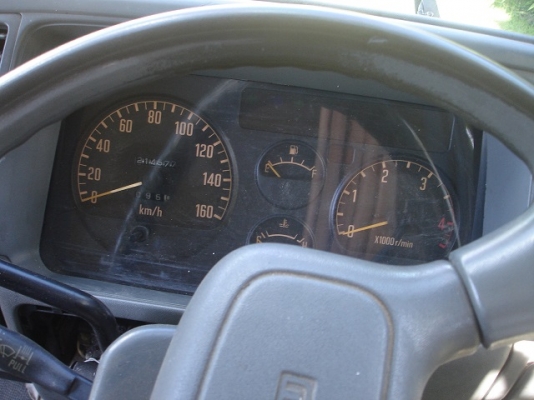 ขายรถบรรทุก isuzu elf 6ล้อ ติดเฮี้ยบ