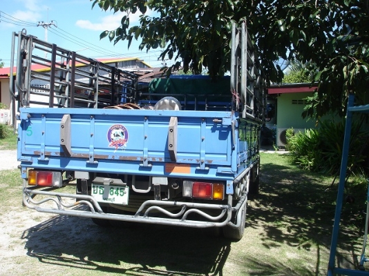 ขายรถบรรทุก isuzu elf 6ล้อ ติดเฮี้ยบ