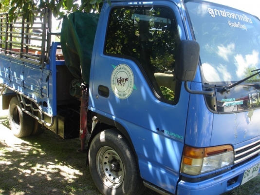 ขายรถบรรทุก isuzu elf 6ล้อ ติดเฮี้ยบ