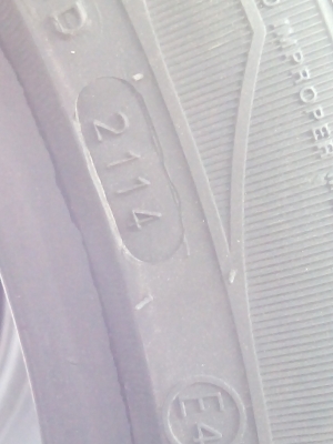 จำหน่ายยาง 215/45R17 ถูกมาก จำหน่ายยาง 215/45R17 ถูกมาก