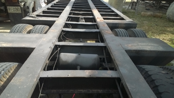 หางโรเบท2คาน ล้อโผล่ ของPANUS ยาว12ม. กว้าง2.5ม. ปี*2533