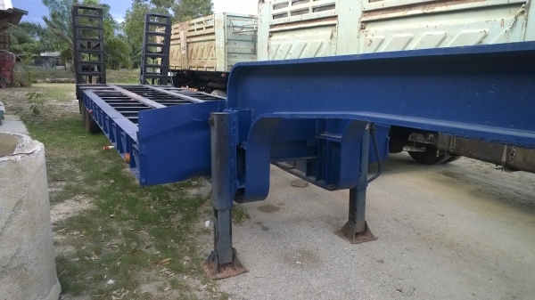 หางโรเบท2คาน ล้อโผล่ ของPANUS ยาว12ม. กว้าง2.5ม. ปี*2533