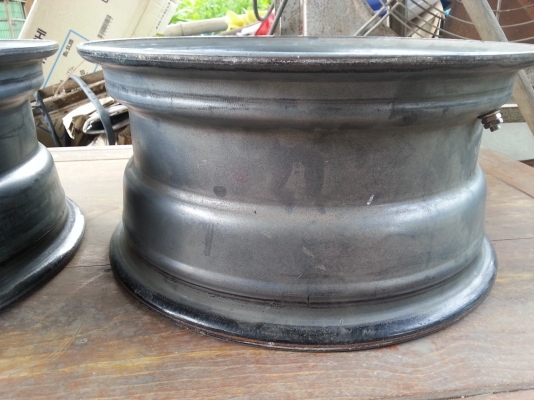 ขายล้อเพลาลอย 6 รู ขอบ14กว้าง 6.5 ขายล้อเพลาลอย 6 รู ขอบ14กว้าง 6.5