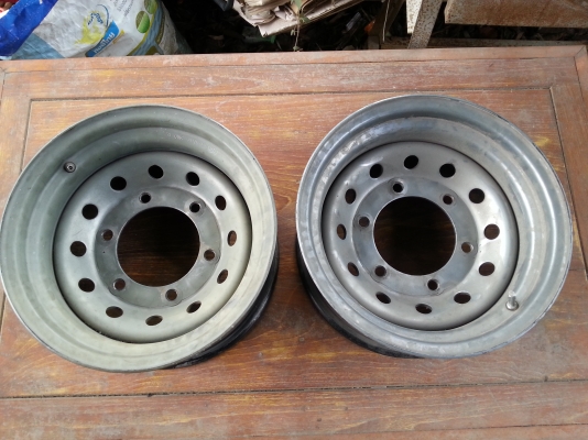 ขายล้อเพลาลอย 6 รู ขอบ14กว้าง 6.5