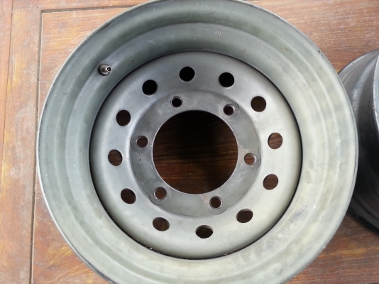 ขายล้อเพลาลอย 6 รู ขอบ14กว้าง 6.5 ขายล้อเพลาลอย 6 รู ขอบ14กว้าง 6.5