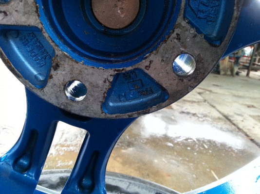 ขายล้อsuper  ADVAN  Racing  ขอบ17  กว้าง9นิ้วพร้อมยางปี่11  1คู่