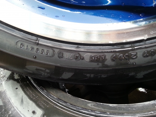 ขายล้อsuper  ADVAN  Racing  ขอบ17  กว้าง9นิ้วพร้อมยางปี่11  1คู่