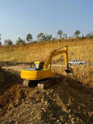 Komatsu pc200-6 รถสภาพสวย พร้อมใช้งาน เครื่องดี ปัมแรง เอกสารเล่มทะเบียน ราคาต่อรองได้ โทร.087-2976734