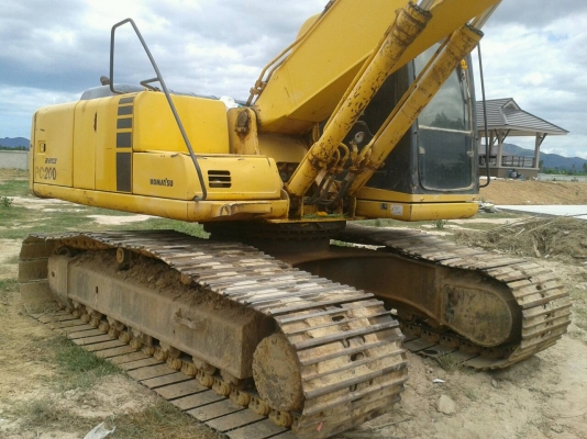 ขาย Komatsu pc 200 รุ่น6 เครื่องดี,ปั้มดี,มีแอร์ ขาย Komatsu pc 200 รุ่น6 เครื่องดี,ปั้มดี,มีแอร์