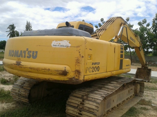 ขาย Komatsu pc 200 รุ่น6 เครื่องดี,ปั้มดี,มีแอร์ ขาย Komatsu pc 200 รุ่น6 เครื่องดี,ปั้มดี,มีแอร์