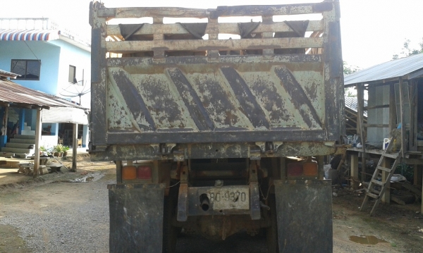 ขาย สิบล้อดั้ม isuzu  250แรงม้า