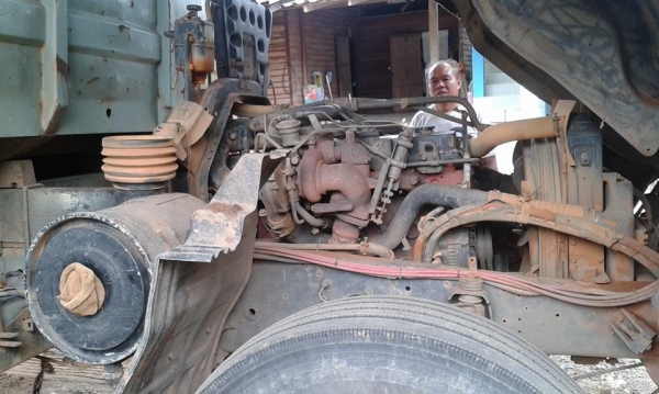 ขาย สิบล้อดั้ม isuzu  250แรงม้า