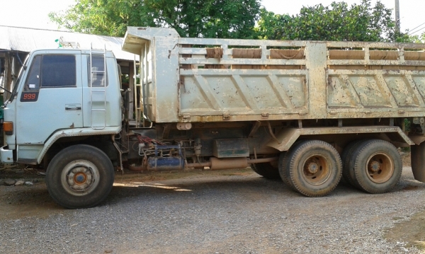 ขาย สิบล้อดั้ม isuzu  250แรงม้า