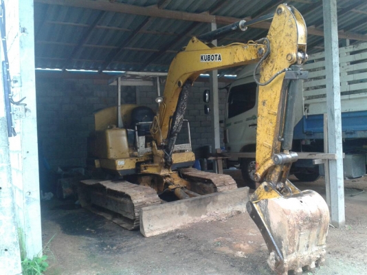 แมคโค คูโบต้า ขนาดpc30 รถพร้อมใช้งาน ใช้งานอยู่ ราคาต่อรองได้ 087-2976734