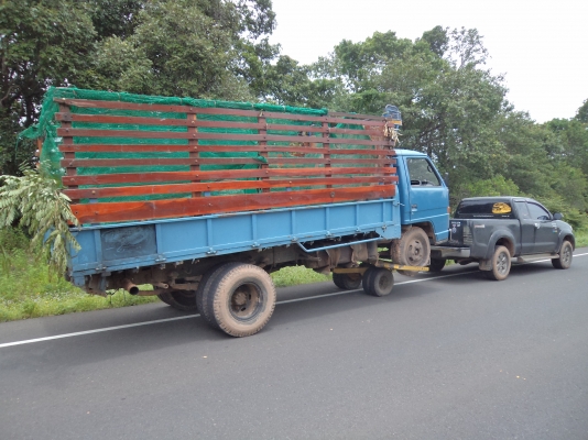 ขาย45000บาทรถยกลากราคาสุดคุัม ลากได้รถเก๋ง รถบิกอับ รถสี่ล้อ และ6ล้อ ได้ทั่วประเทศ