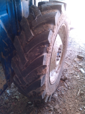 รถไถฟอด 5000    3สูบ