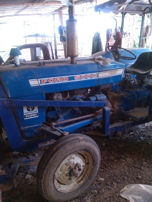 รถไถฟอด 5000    3สูบ