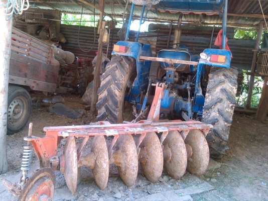 รถไถฟอด 5000    3สูบ