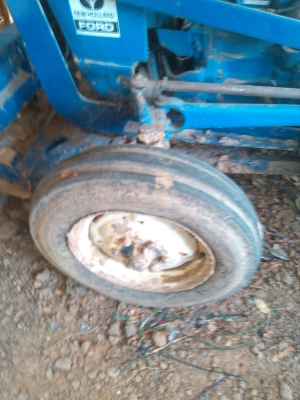 รถไถฟอด 5000    3สูบ