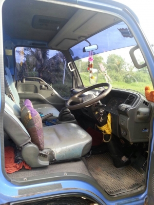 6ล้อดั้มพ์ ISUZU 130แรงม้า ปี48 สภาพสวย พร้อมใช้งาน เครื่องดี คัทซีสวย เล่มพร้อม 087-2976734