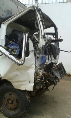 ISUZU NKR71LY52Y ปี45 ขายซากครับ หัวคัชี เครื่องไม่โดน ภาษีเต็ม