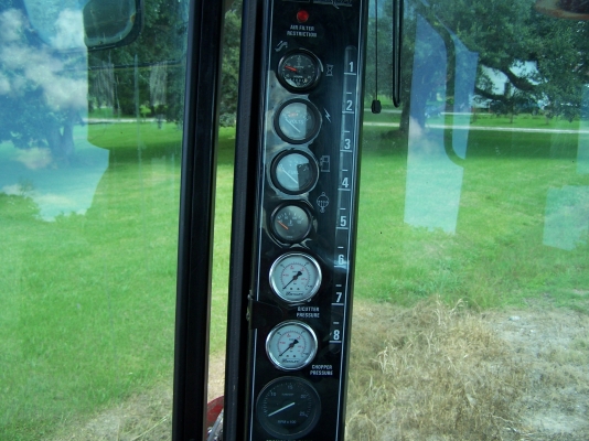 ด่วน!ขายรถตัดอ้อยมือสอง เคส ปี2008 3,900 ชั่วโมง ล้อยาง