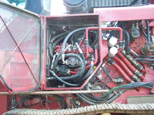 ด่วน!ขายรถตัดอ้อยมือสอง เคส ปี2008 3,900 ชั่วโมง ล้อยาง