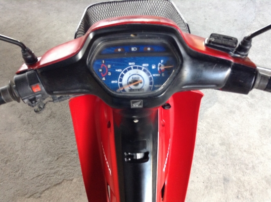 ขาย!!! เวฟ100 ปี47 รถเครื่องดีคับ ทะเบียนครบ ภาษีไม่หมด