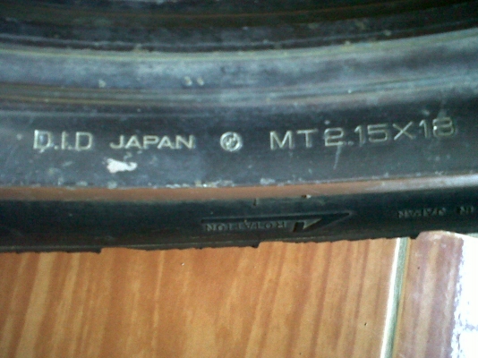 ขายล้อ หน้า-หล้ง cbx 400 พร้อมสเตอร์หลัง ขายล้อ หน้า-หล้ง cbx 400 พร้อมสเตอร์หลัง