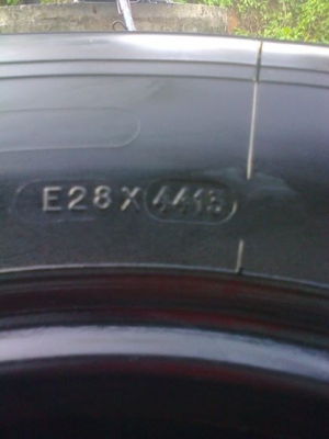 ยางมิชลิน215R14ปี13มี1คู่ไม่มีแผลไม่ปะไม่บวมดอกพอใช้ได้ ยางมิชลิน215R14ปี13มี1คู่ไม่มีแผลไม่ปะไม่บวมดอกพอใช้ได้