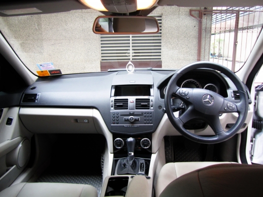 2011 Mercedes BENZ, W204 C200 CGI ปี 2011 เกียร์ออโต้ สภาพเยี่ยม เพิ่งเปลี่ยนยาง เข้า Service ที่ศูนย์ 63500KM 1.31M
