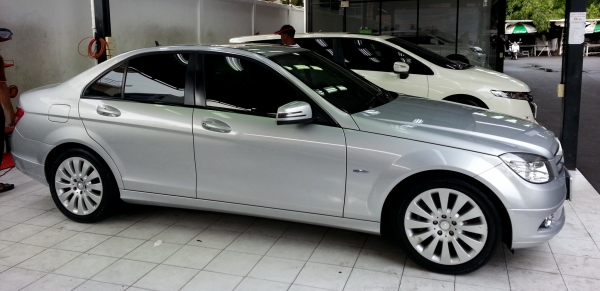 2011 Mercedes BENZ, W204 C200 CGI ปี 2011 เกียร์ออโต้ สภาพเยี่ยม เพิ่งเปลี่ยนยาง เข้า Service ที่ศูนย์ 63500KM 1.31M