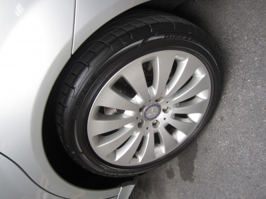 2011 Mercedes BENZ, W204 C200 CGI ปี 2011 เกียร์ออโต้ สภาพเยี่ยม เพิ่งเปลี่ยนยาง เข้า Service ที่ศูนย์ 63500KM 1.31M