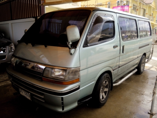 ขายรถตู้หัวจรวด 1 เจ แก๊ส เครื่องดี แอร์ฉ่ำ ใช้งานดีครับ